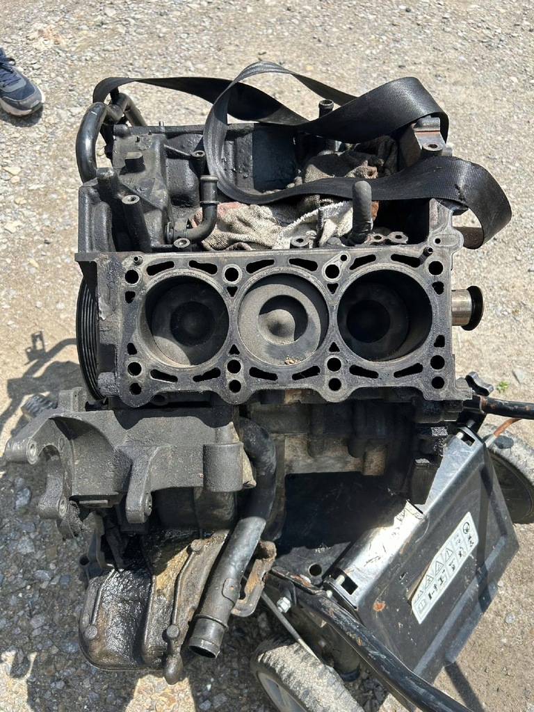 фото №6, Audi a6 c6 3.0tdi bks блок двигуна, dół двигуна 059011ar