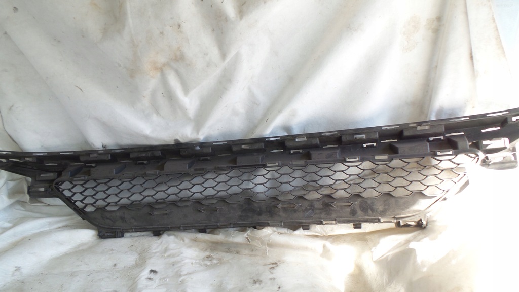 фото №13, Решётка средняя бампера mercedes w205 a2058856204