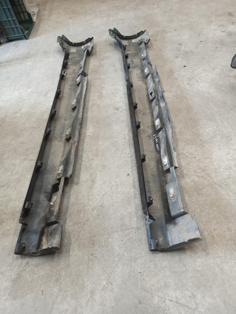 фото №8, Volvo v40 ii молдинг порог правая 31395043 2szt