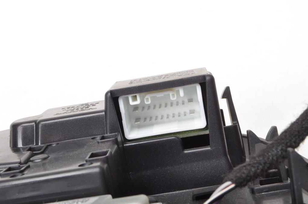 фото №4, Volvo v40 ii освітлення лампа кабіни салону 31398259