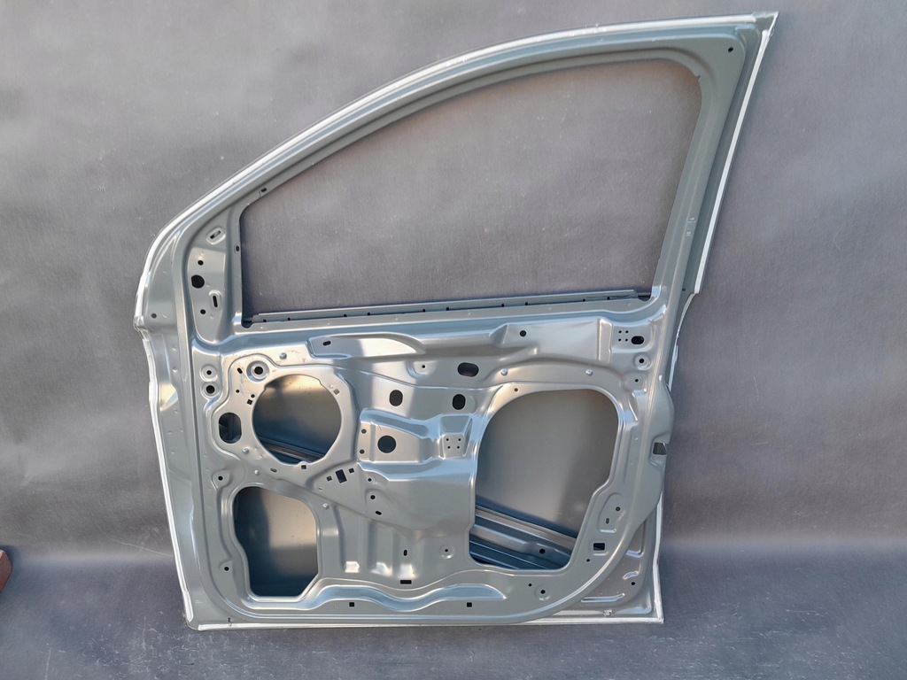 фото №13, Ford ka + plus дверь правое передние oryg