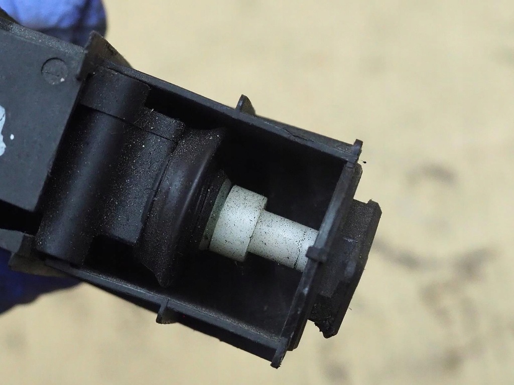 фото №12, Моторчик кришка пального ford s-max 6m21-220a20-ac