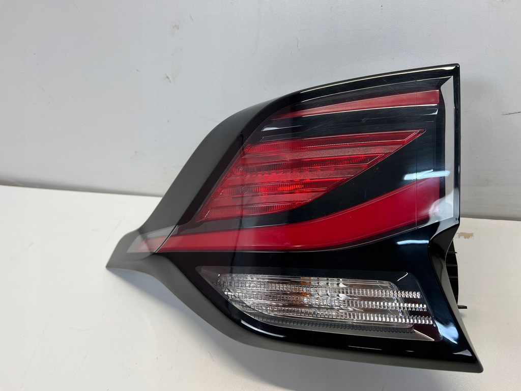 фото №1, Kia sportage v лампа левая задняя 92401r2000