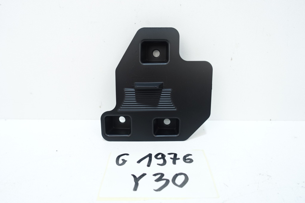 фото №1, Hyundai i30 iii fastback 2017- заглушка решітка бампера правий перед