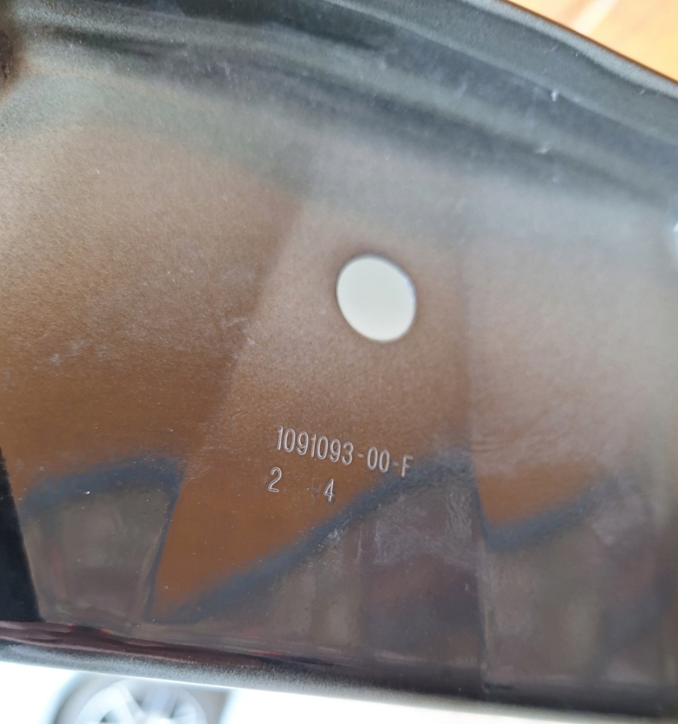 Tesla model 3 3 крыло  правый  передний перед 109109300f Доставка