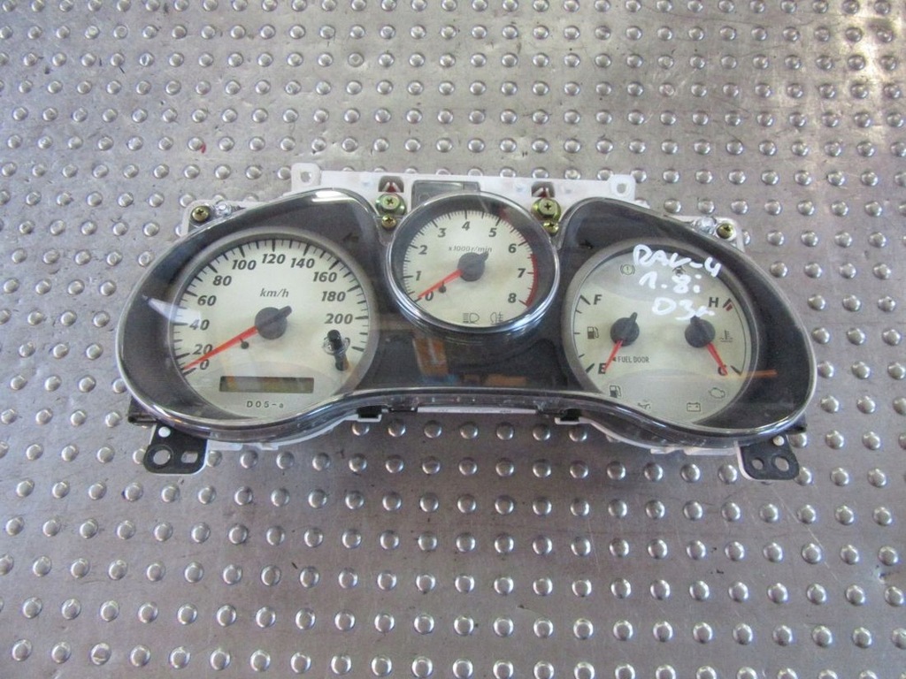 фото №1, Toyota rav4 ii 1.8i 2003 счетчик приборы europa