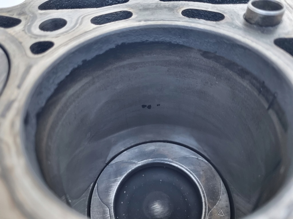 фото №12, Dół двигуна блок wał поршень поршні renault scenic megane iii 1.5 dci k9k836