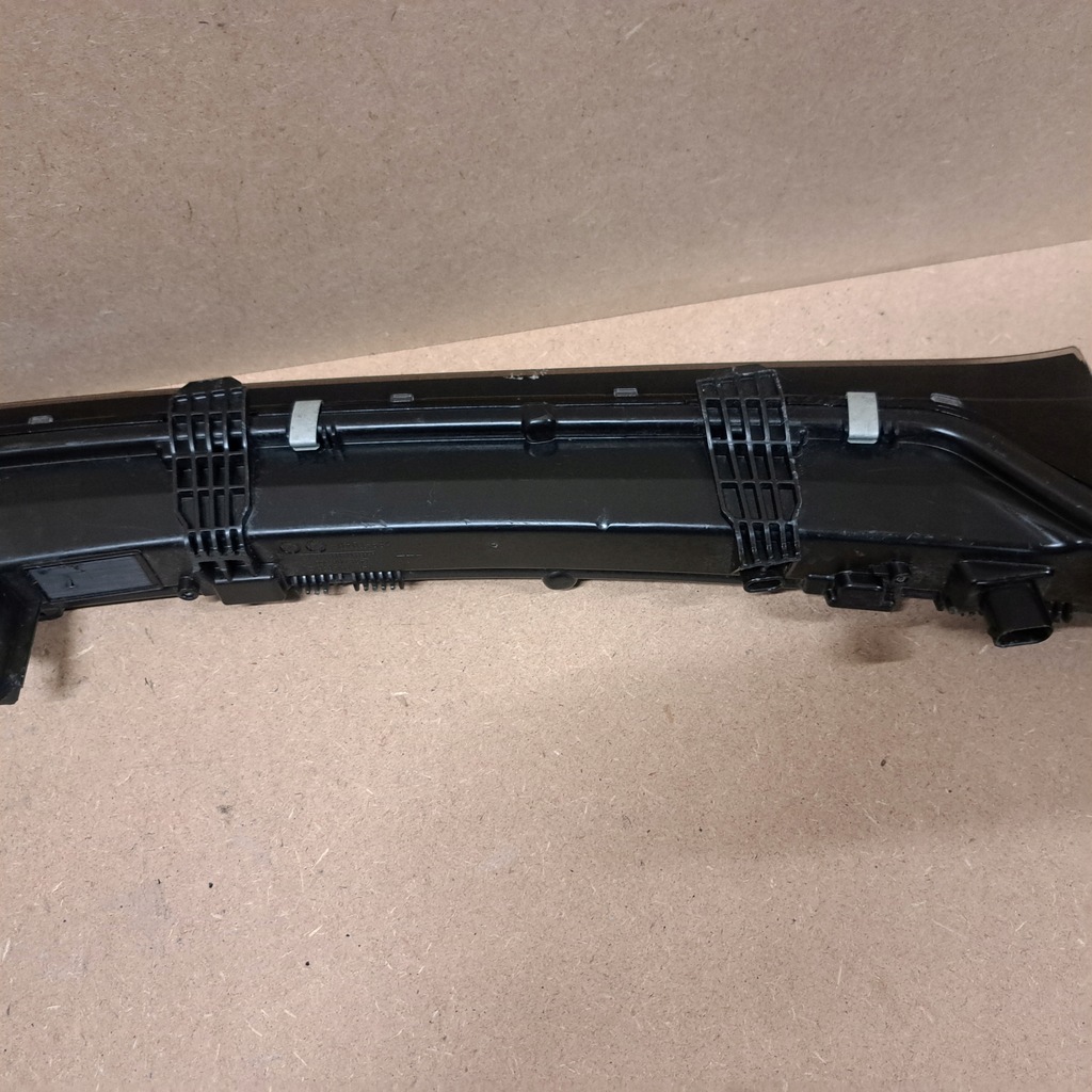 фото №8, Mercedes eqs w297 лампа led накладка молдинг середня перед