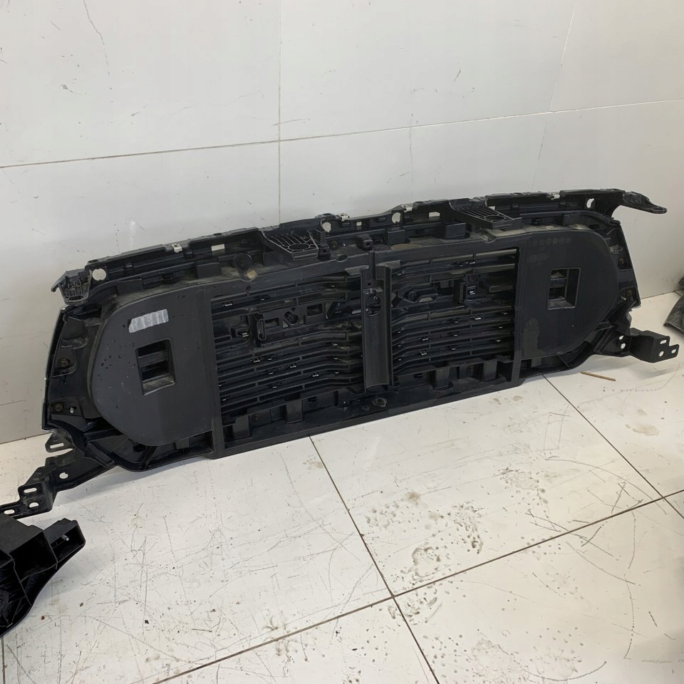 Комплектный  перед оригинал хром лак par dodge ram v 1500 laramie 21r с Разборки