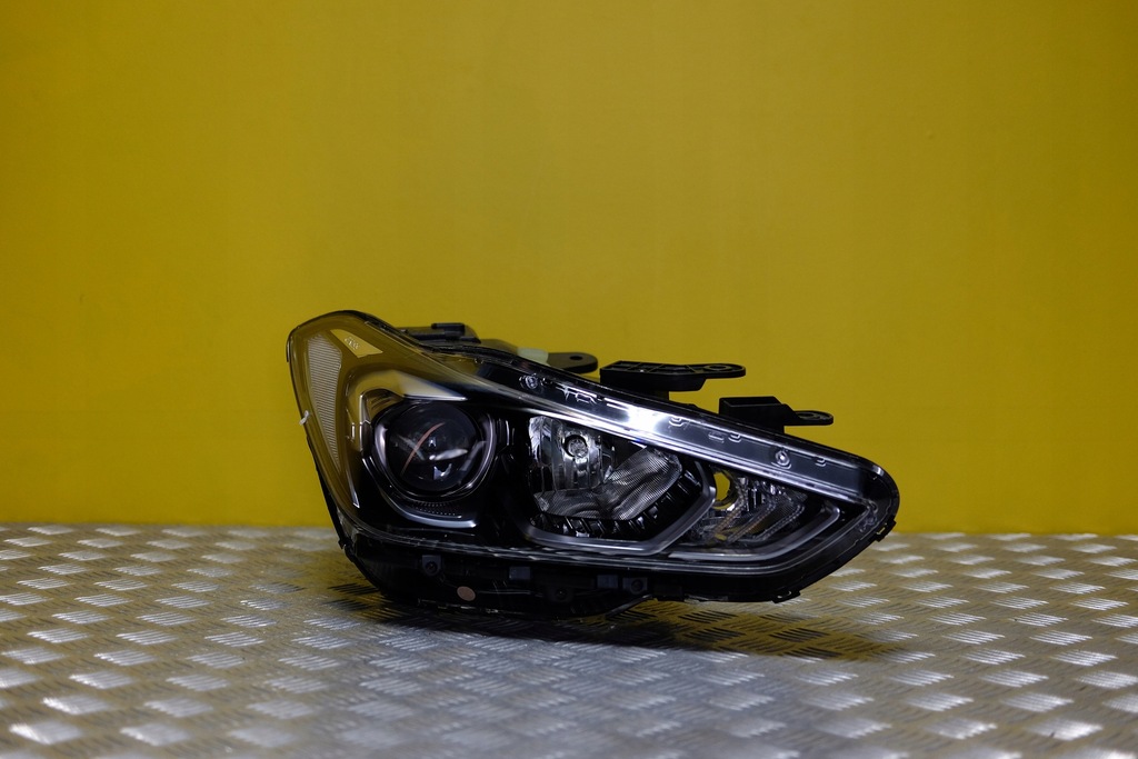 фото №1, Hyundai genesis g70 2017- фара лампа звичайна