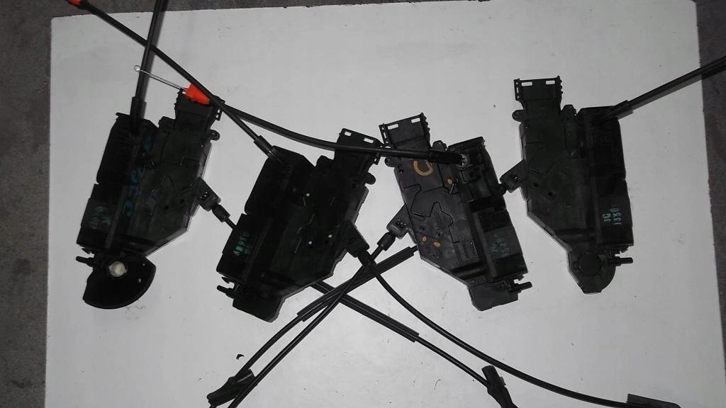 фото №1, Citroen c4 picasso замок дверь