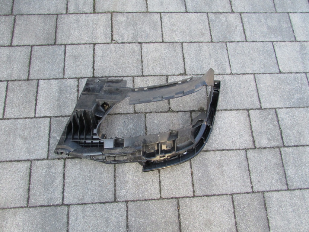 фото №1, Audi a4 b9 левая кронштейн выхлоп 8w0807347d