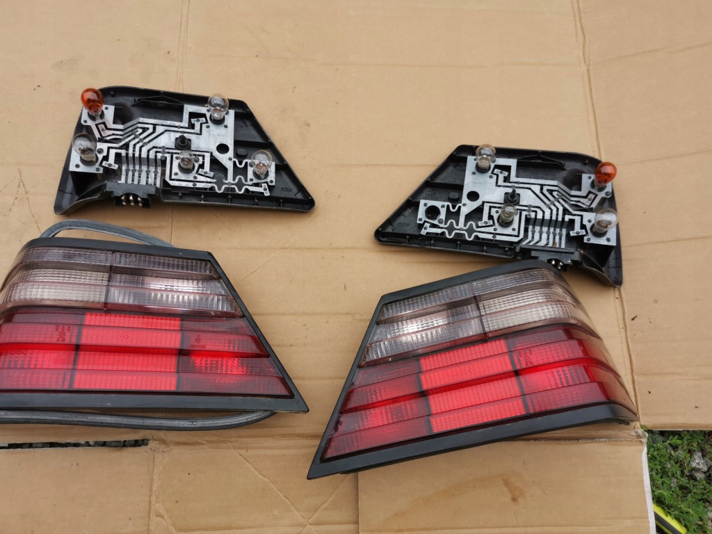 Купити Лампа задній ліва права mercedes w124 sedan e-klasa