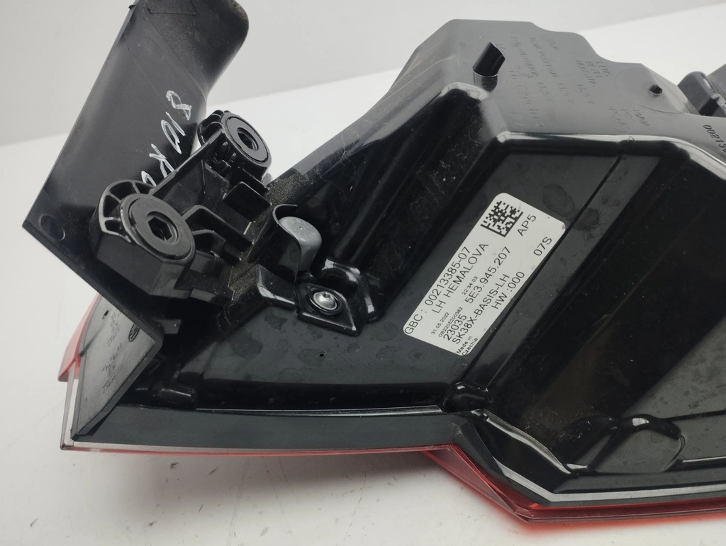 фото №10, Skoda octavia mk4 2022 левая сторона лампа задняя