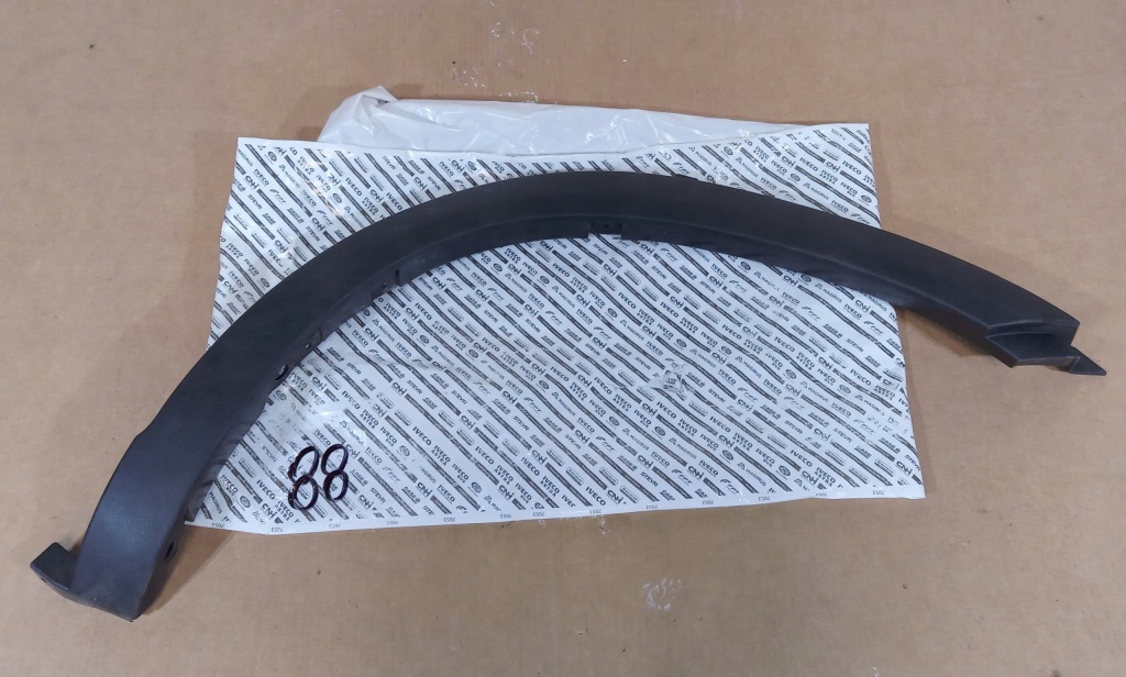 фото №1, Iveco daily 2006-2011 молдинг крыла перед правая
