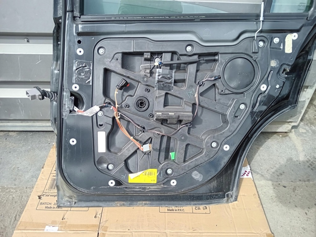 Дверь правое задний chrysler sebring 3 с Разборки