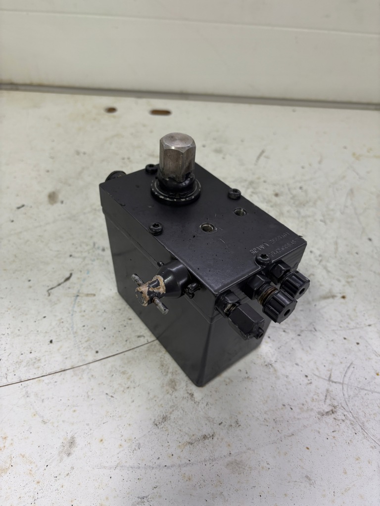 фото №1, 2559101 scania насос кренa кабины