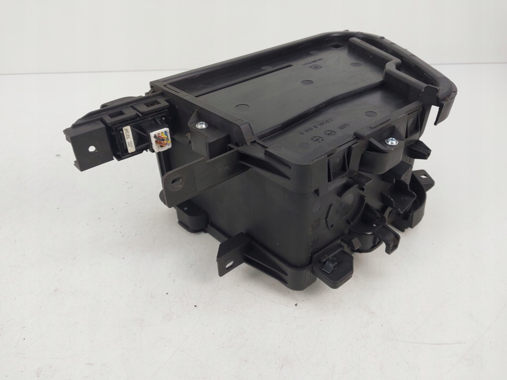 Бардачок тунель кнопка гальма ручного 13268467 20843230 opel astra j iv в Україні