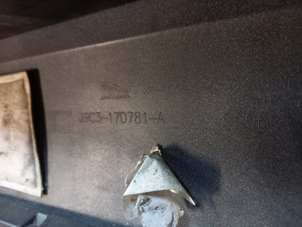 Jaguar e pace бампер задний оригинал! в Украине