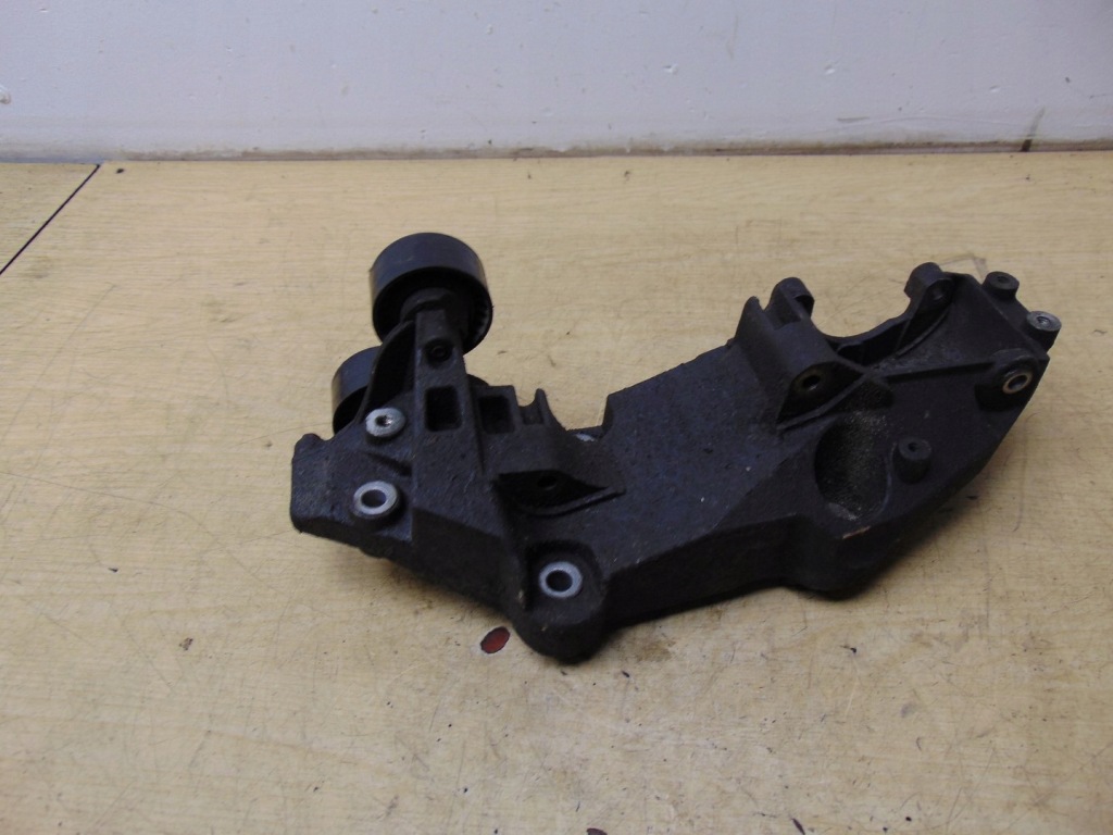 фото №1, Кронштейн основание натяжитель opel vivaro trafic 2.0 dci cdti 8200527320c