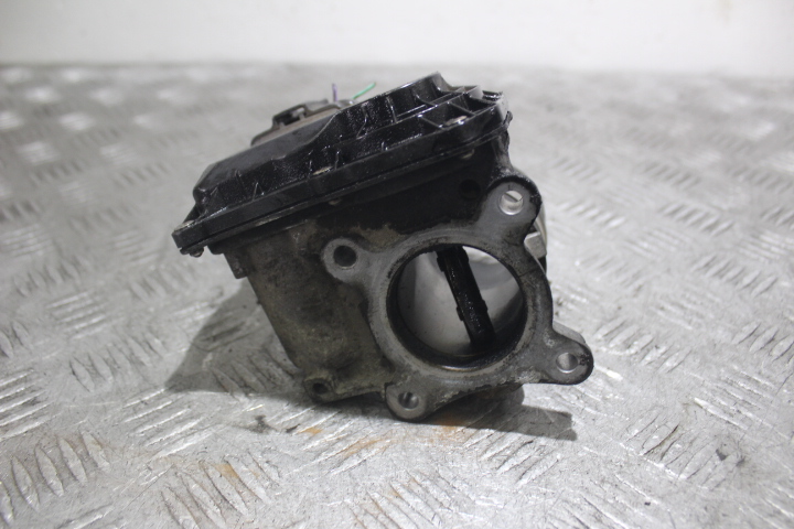 фото №1, Дросельна заслінка toyota auris ii 1.4d4d