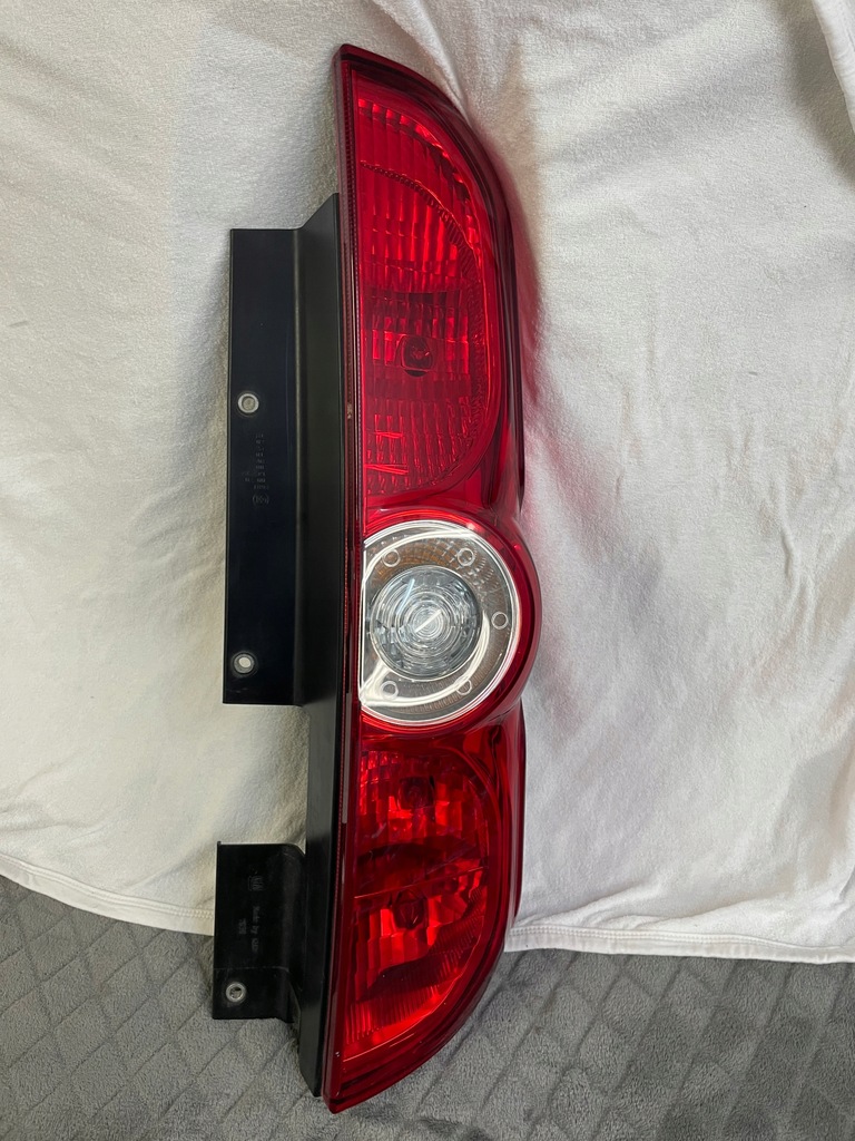 фото №1, Лампа правый задняя fiat doblo opel combo d 10-