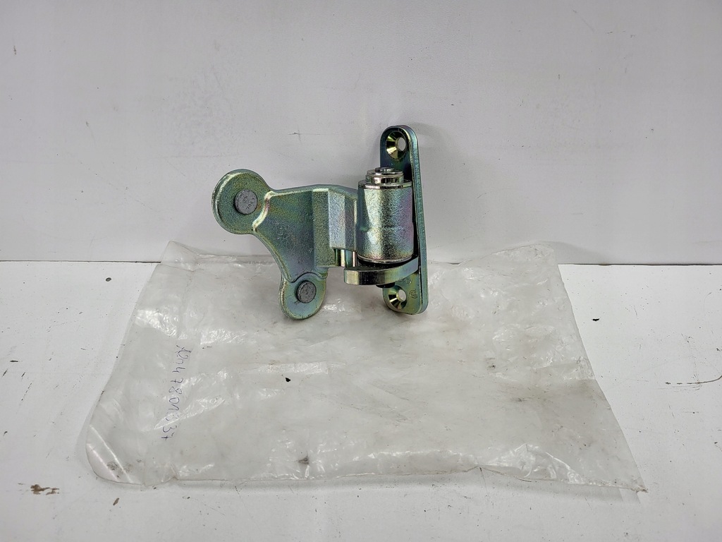 фото №1, Петля дверь mercedes c-klasa w204 a2047801337