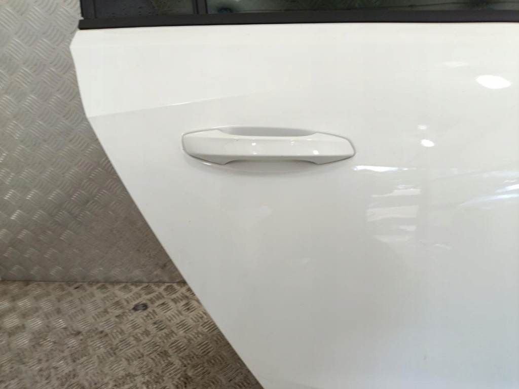 фото №7, Opel astra l hb дверь задняя правое ewp