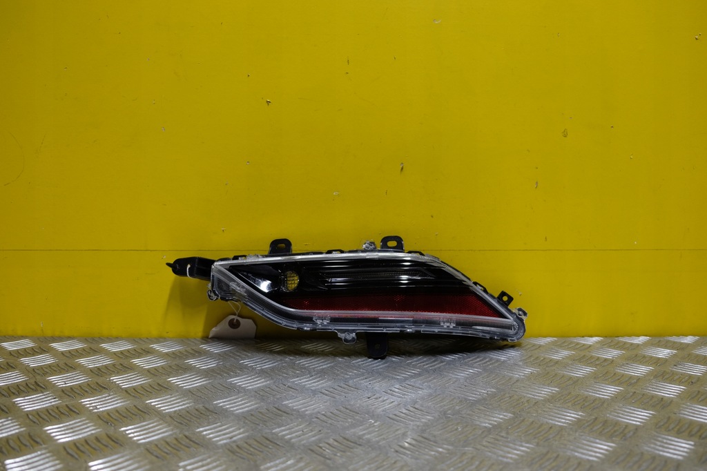 фото №1, Toyota venza 2021- лампа задняя w бампер led r usa