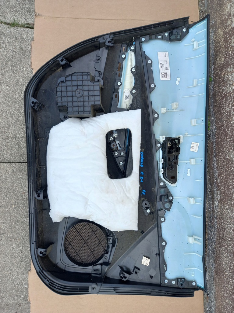 фото №4, Обивка дверь toyota corolla e21 перед oryg.