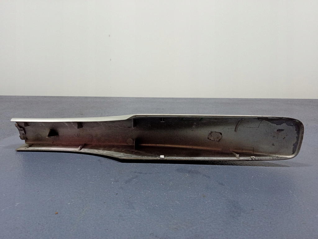 фото №5, Toyota avensis ii t25 kombi заглушка рейлинг левый задняя 63494