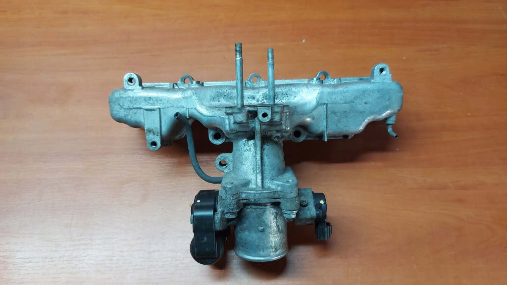 фото №1, Коллектор всасывающий дроссельная заслонка toyota avensis corolla verso 2,2 177km d-cat