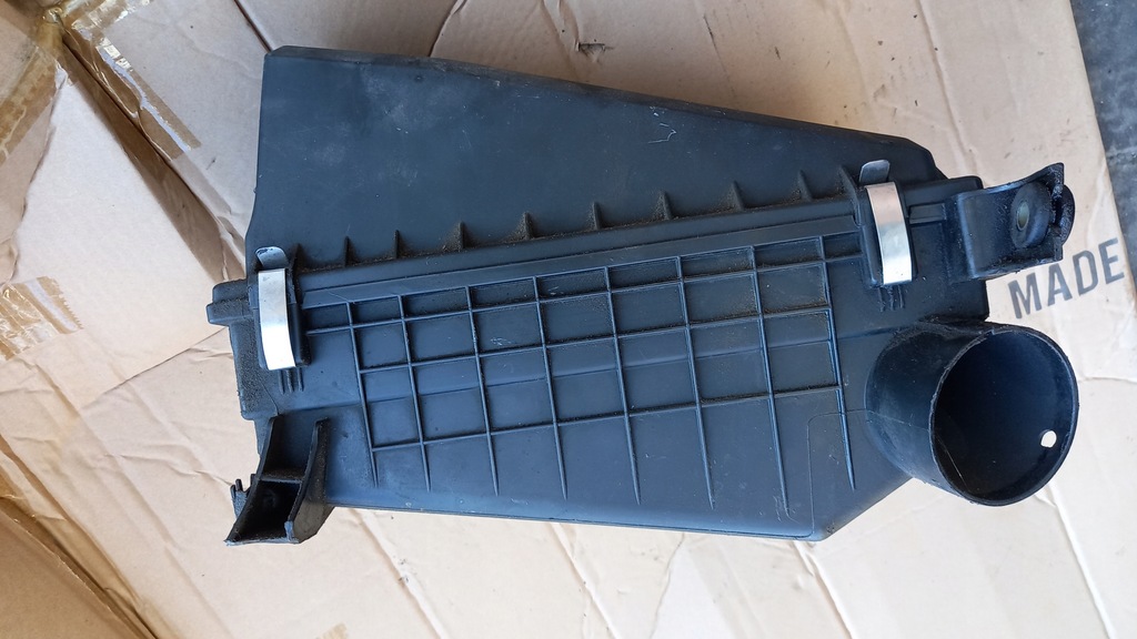 фото №5, Корпус фільтра повітря volvo v40 02r 1.9dci