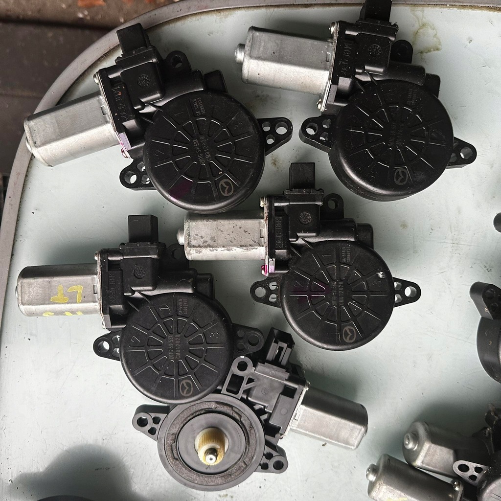 фото №12, Mazda 6____ 08-12_____ моторчик стекло перед левый