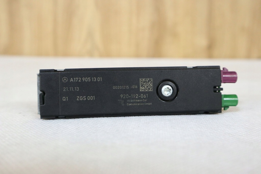 фото №1, Mercedes slk r172 усилитель антенны a1729051301