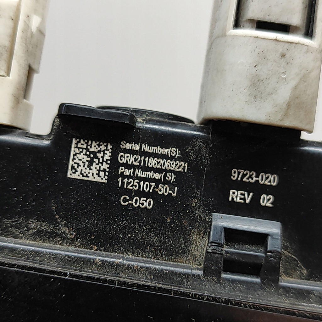 Tesla model y 2021 правая сторона камера на крыле боковой Недорого