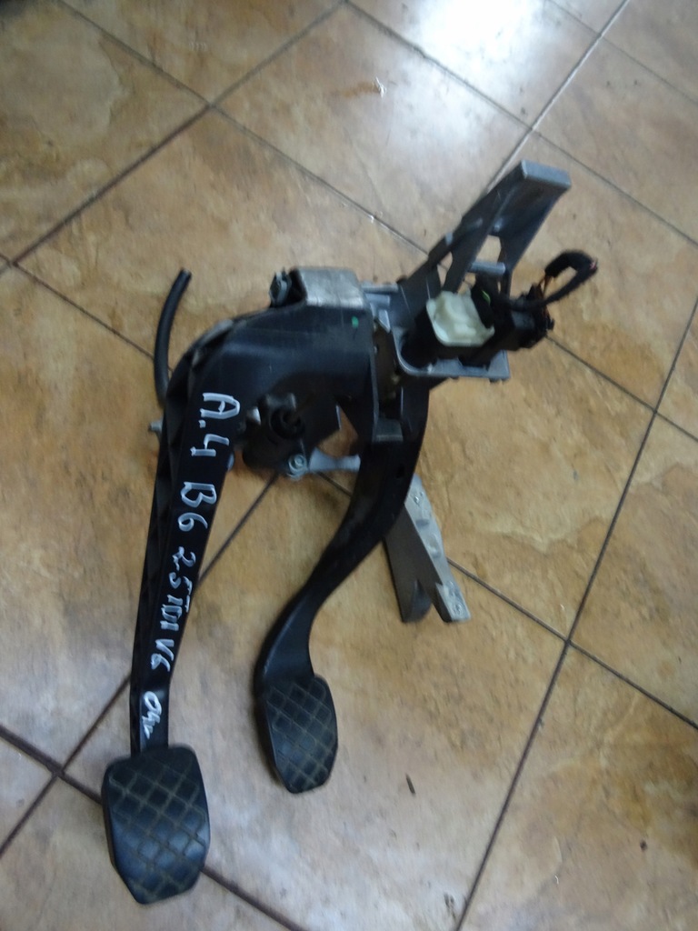 фото №1, Audi a4 b6 2.5 педали сцепления тормоза 8e1721316