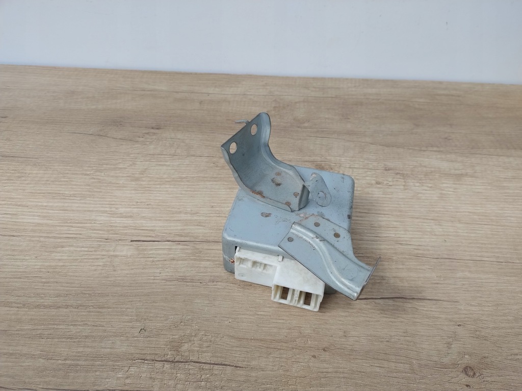 фото №2, Модуль мощности блок управления напряжения toyota prius 04-08 rok 89650-47090 k69/321