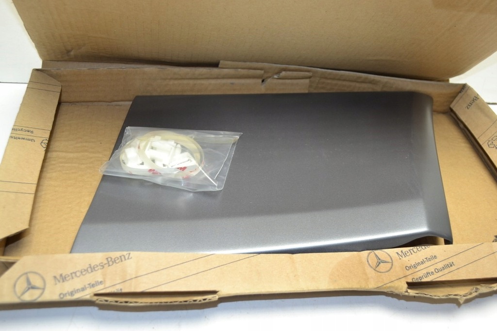 фото №10, Mercedes w201 190 молдинг крила права перед