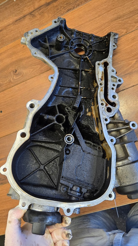 фото №5, Крышка защита распределительного вала vw touran 1.4 03c109211al