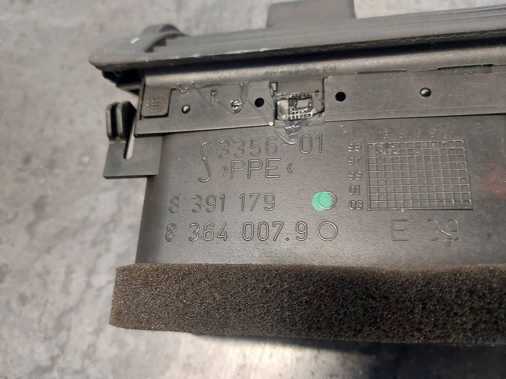 фото №10, Решётка средняя обдув панели приборной панели bmw 5 e39 8391179 czarna