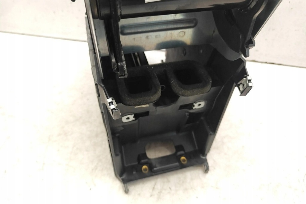 фото №7, Підлокітник vw golf plus 5m1, 521 5m0864207f 1.6l дизель 77kw 2009