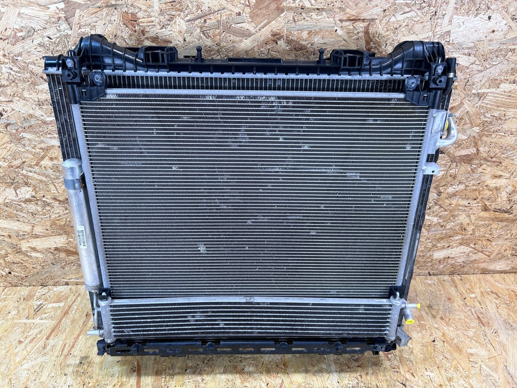 фото №1, Комплект радиатор радиатор вентилятор range rover sport l494 2.0 гибрид