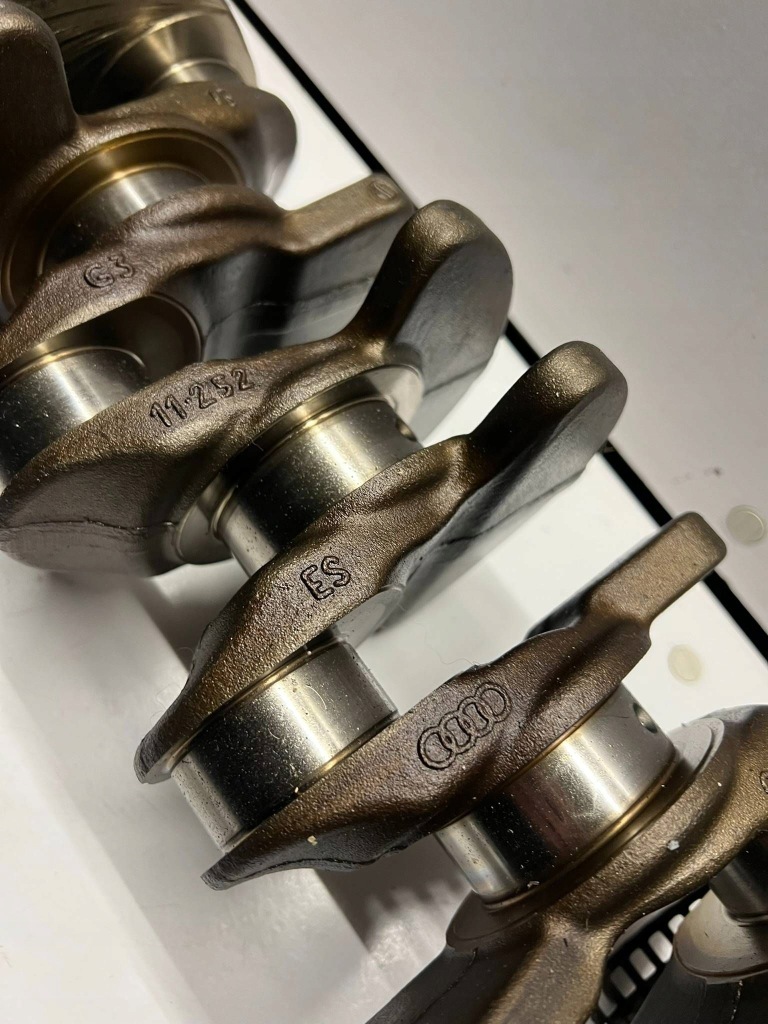 050 105 189 b wał колінчастий 2.0 tfsi audi tt tts mk2 2011 Недорого