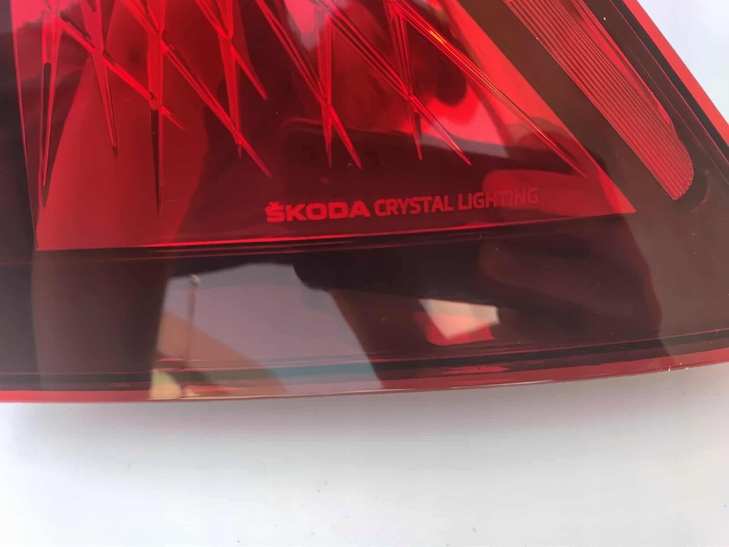 фото №7, Skoda kodiaq lift лампа права задня задня led 6289
