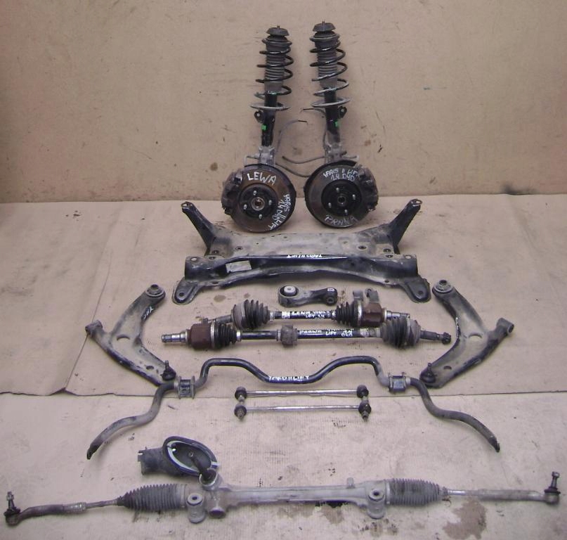 фото №1, Toyota yaris iv 1,5 mcperson левый перед поворотный кулак амортизатор 48520-0d480