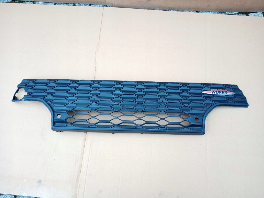 Купити Mini f56lci jcw lift решітка середня бампера перед