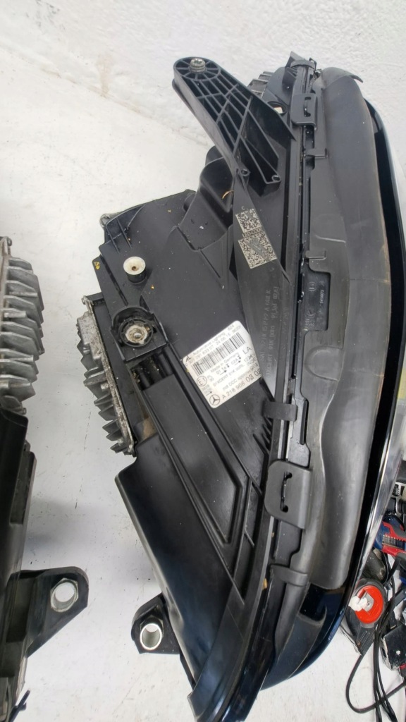 2015 mercedes-benz cls c218 x218 комплект фари передніх a2189060302 Недорого