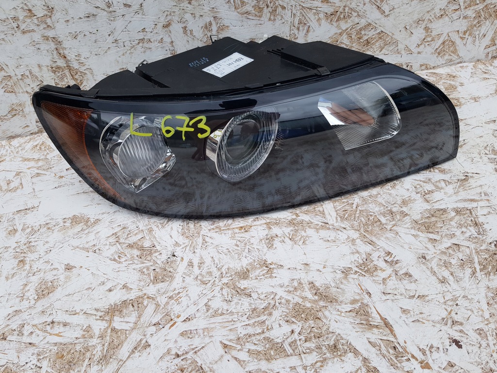 фото №1, Volvo v40 v50 лампа права перед передня tyc