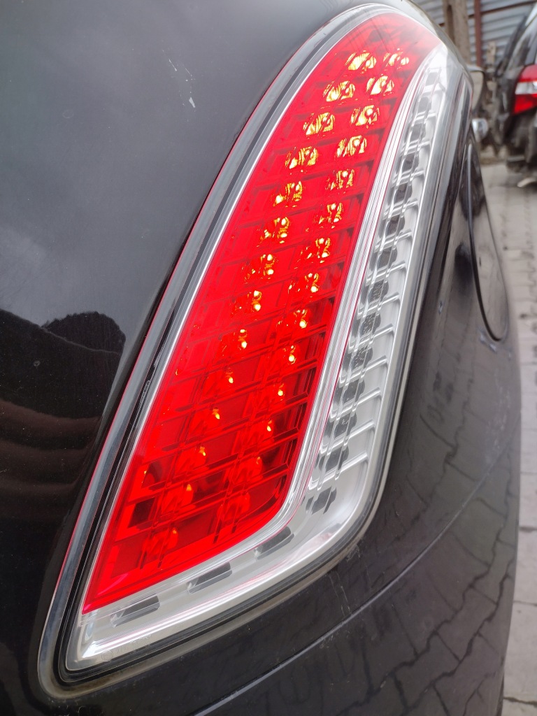 фото №3, Лампа права задня led lancia delta iii